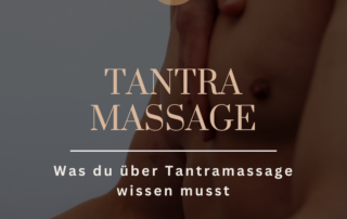 Hand berührt Oberkörper, Bildtext: Tantramassage – Was du über Tantramassage wissen musst.